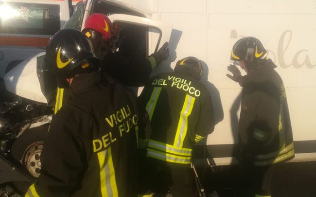 Indicente sulla A4: un ferito grave