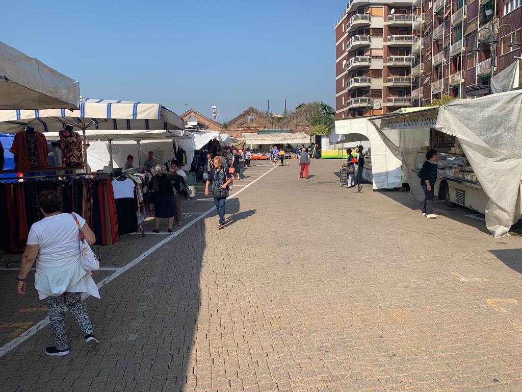 Coronavirus, Crescentino e Livorno cancellano i mercati