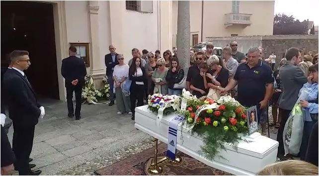Ai funerali di Yoan Leonardi anche i genitori del suo assassino | VIDEO