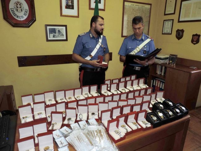 Falso funzionario dell’Inps rubava gioielli agli anziani