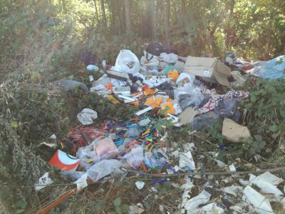 Nuove discariche in via Burgo