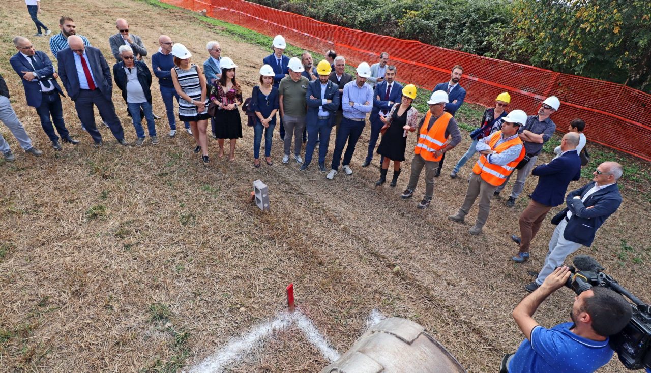 Settimo Torinese, palazzetto dello sport, inizio lavori posa prima pietra