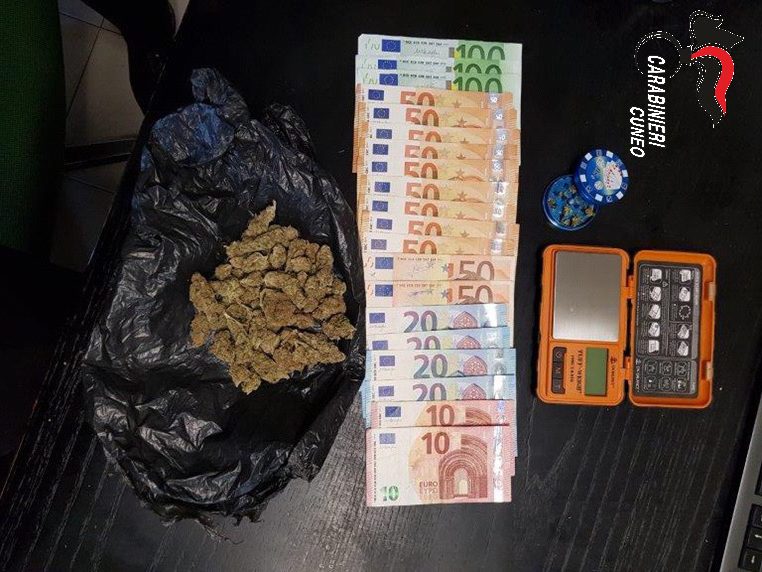 Controlli antidroga, un arrestato e un denunciato