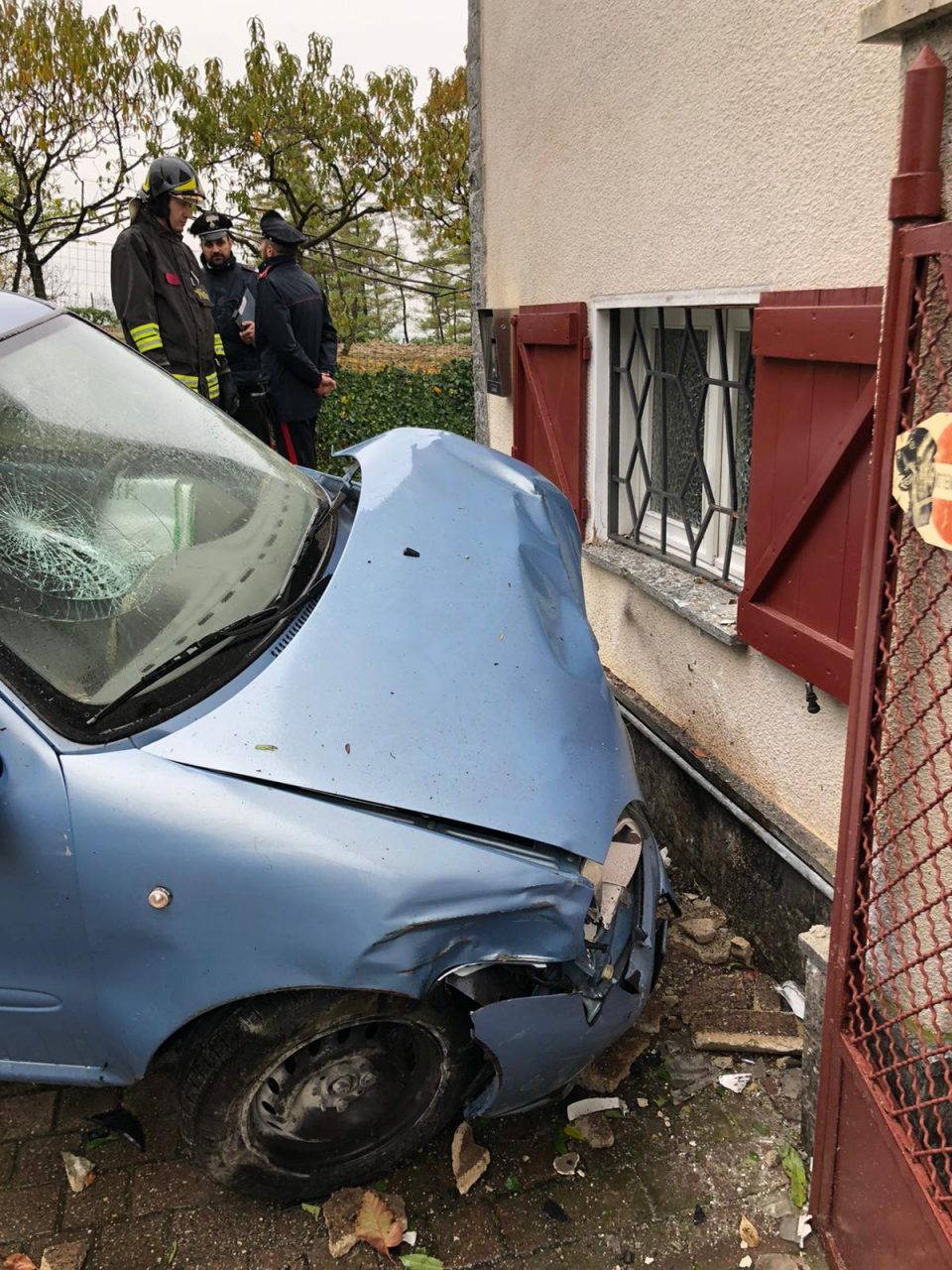 E’ morto l’anziano che era finito con l’auto contro ad una casa