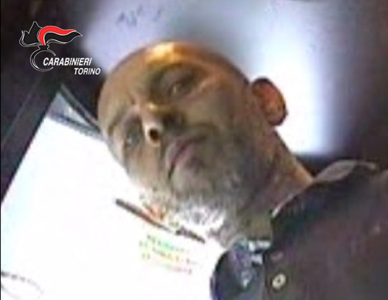 Era il terrore delle banche. Arrestato il rapinatore seriale che usava l’auto della mamma