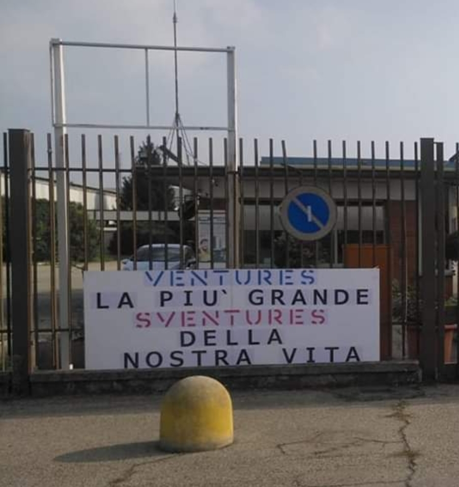 Embraco, uno striscione contro la nuova proprietà