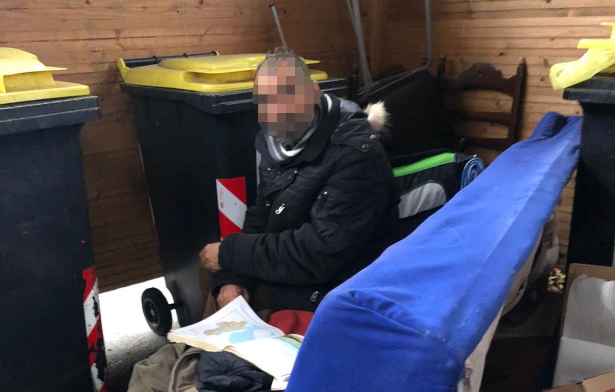 La discarica a cielo aperto diventa la «casa» di un disperato a Chivasso