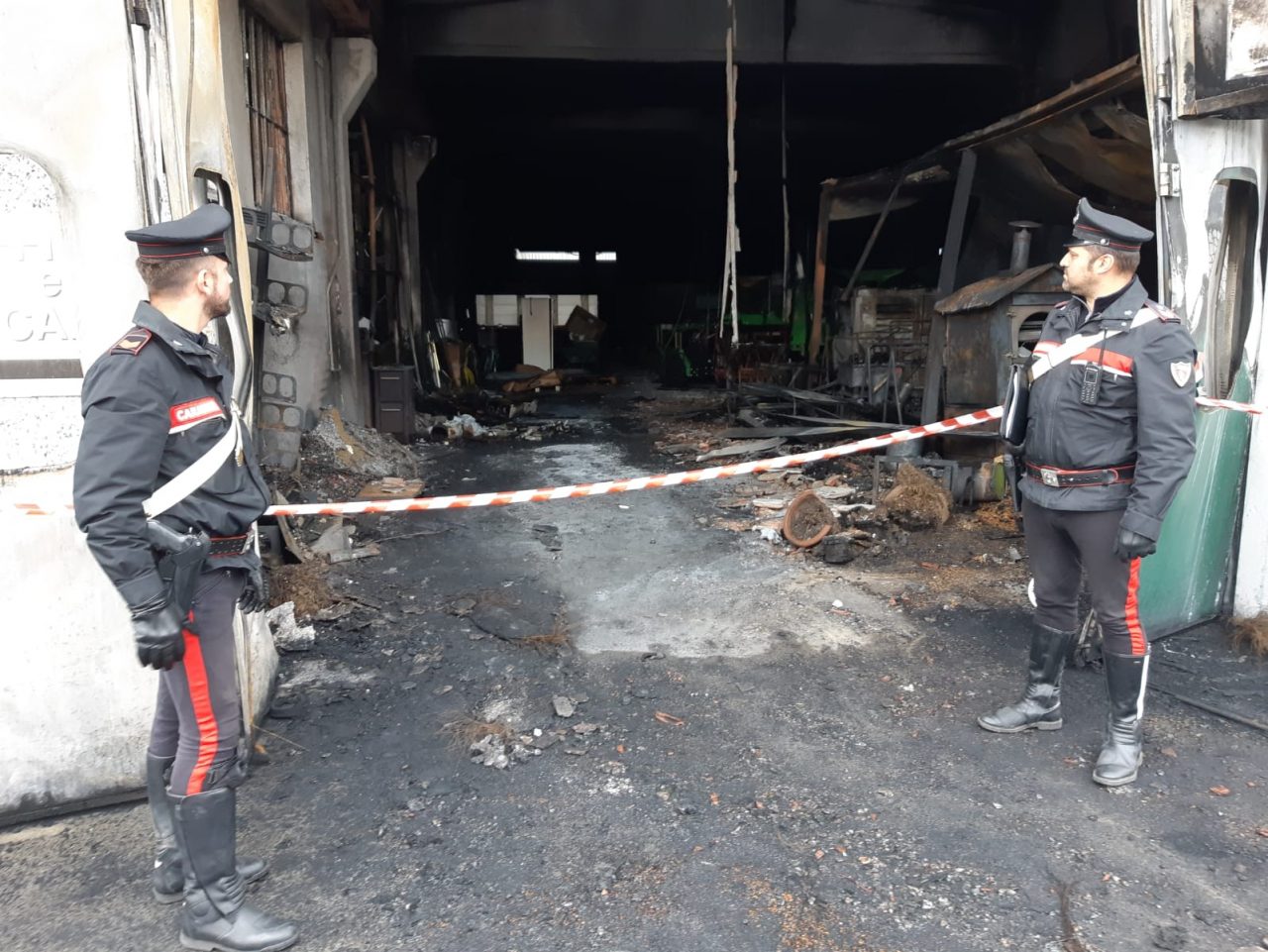 Incendia l’azienda di famiglia, piromane arrestato