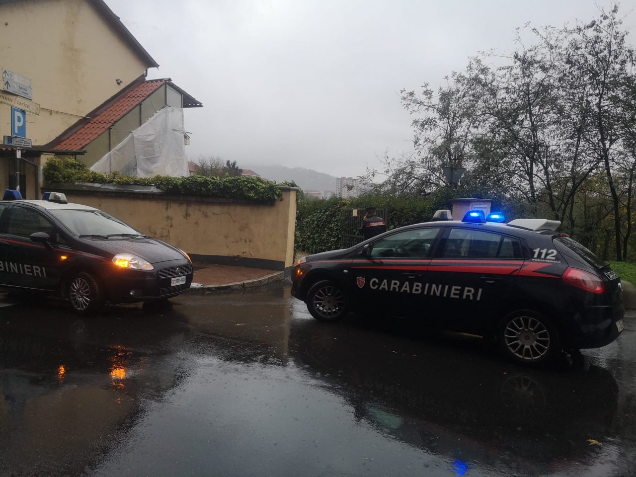 Uomo colpito da diversi colpi di pistola, è caccia al killer