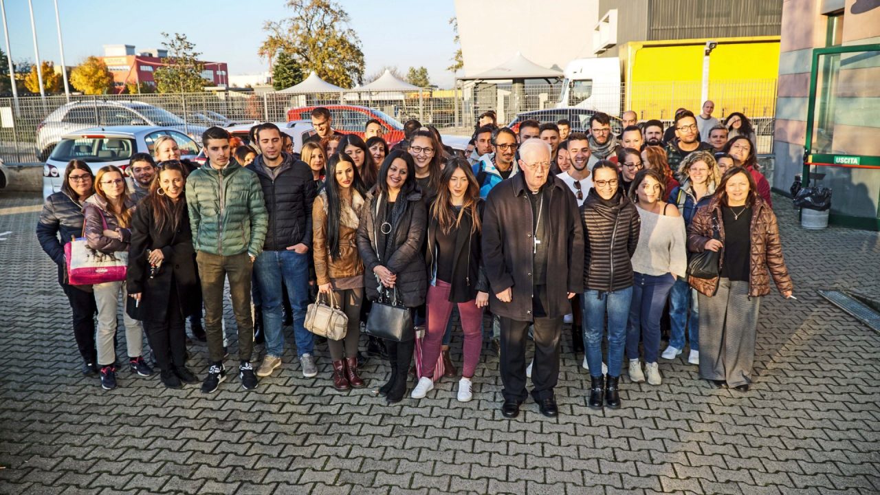 Olisistem, l'arcivescovo Nosiglia incontra i lavoratori. La visita allo stabilimento di strada Della Merla per incontrare i 400 dipendenti a rischio.