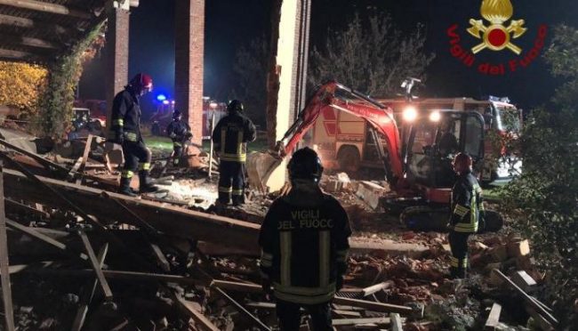 Tragedia ad Alessandria: crolla una casa, morti tre vigili del fuoco
