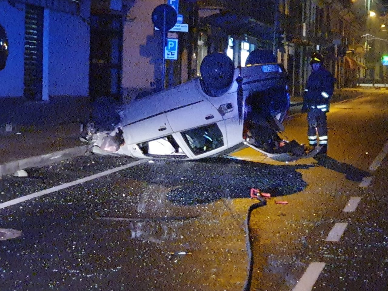 Gravissimo incidente nella notte sulla 590