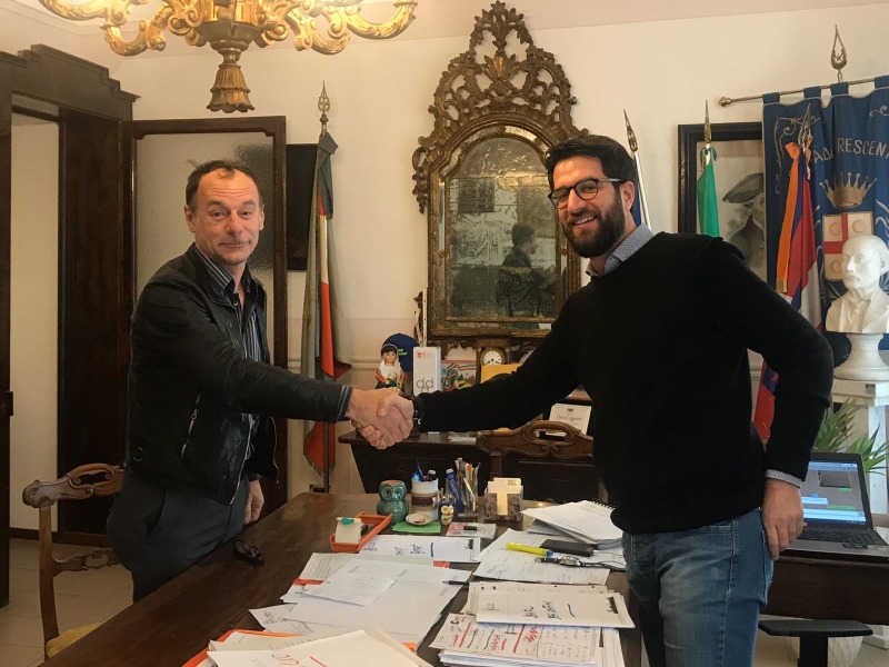 Il sindaco per Natale regala «Senza Fili Senza Confini»
