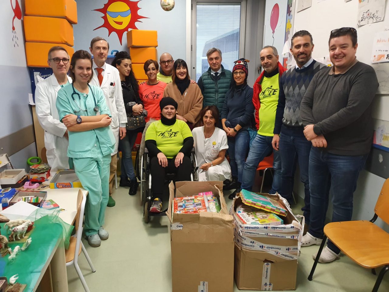 Chivasso dona centinaia di giocattoli agli ospedali dell’Asl To4 in ricordo del piccolo Lorenzo