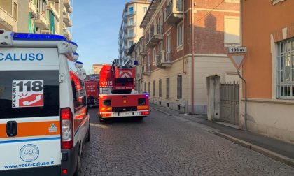 Chiamano i soccorsi perché da giorni non vedono la vicina di casa