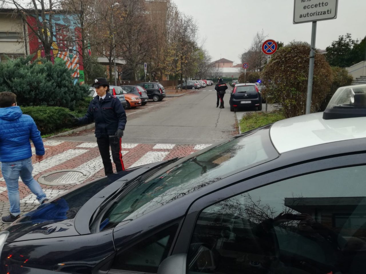 Presunto ordigno in un parcheggio al Villaggio Fiat – LE FOTO
