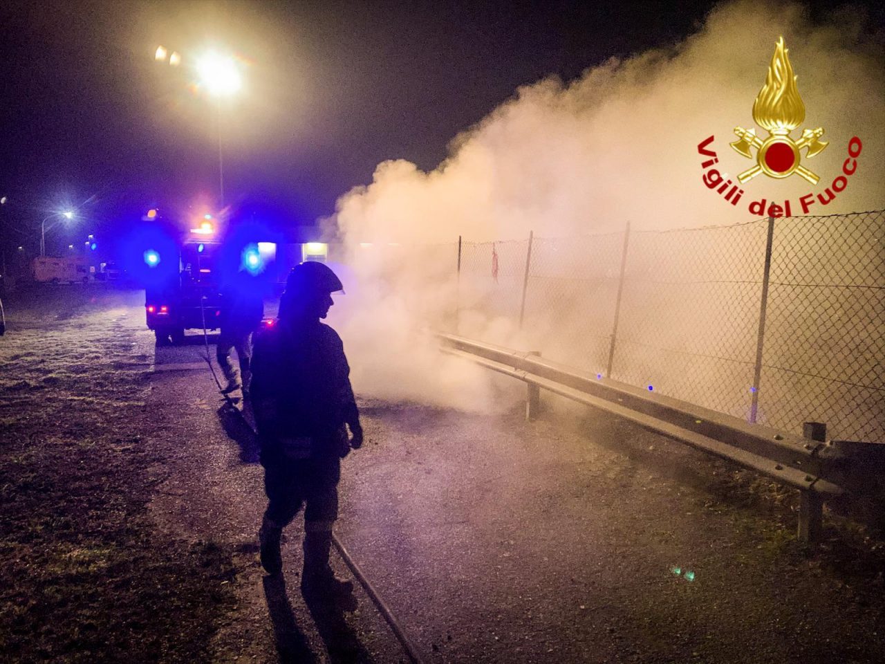 Cassonetti a fuochi sull’autostrada A4 Torino-Milano