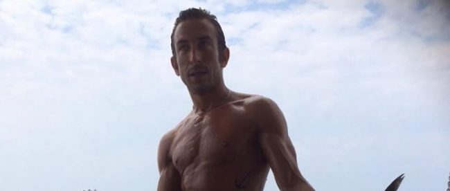 Giovane trovato morto su uno yacht
