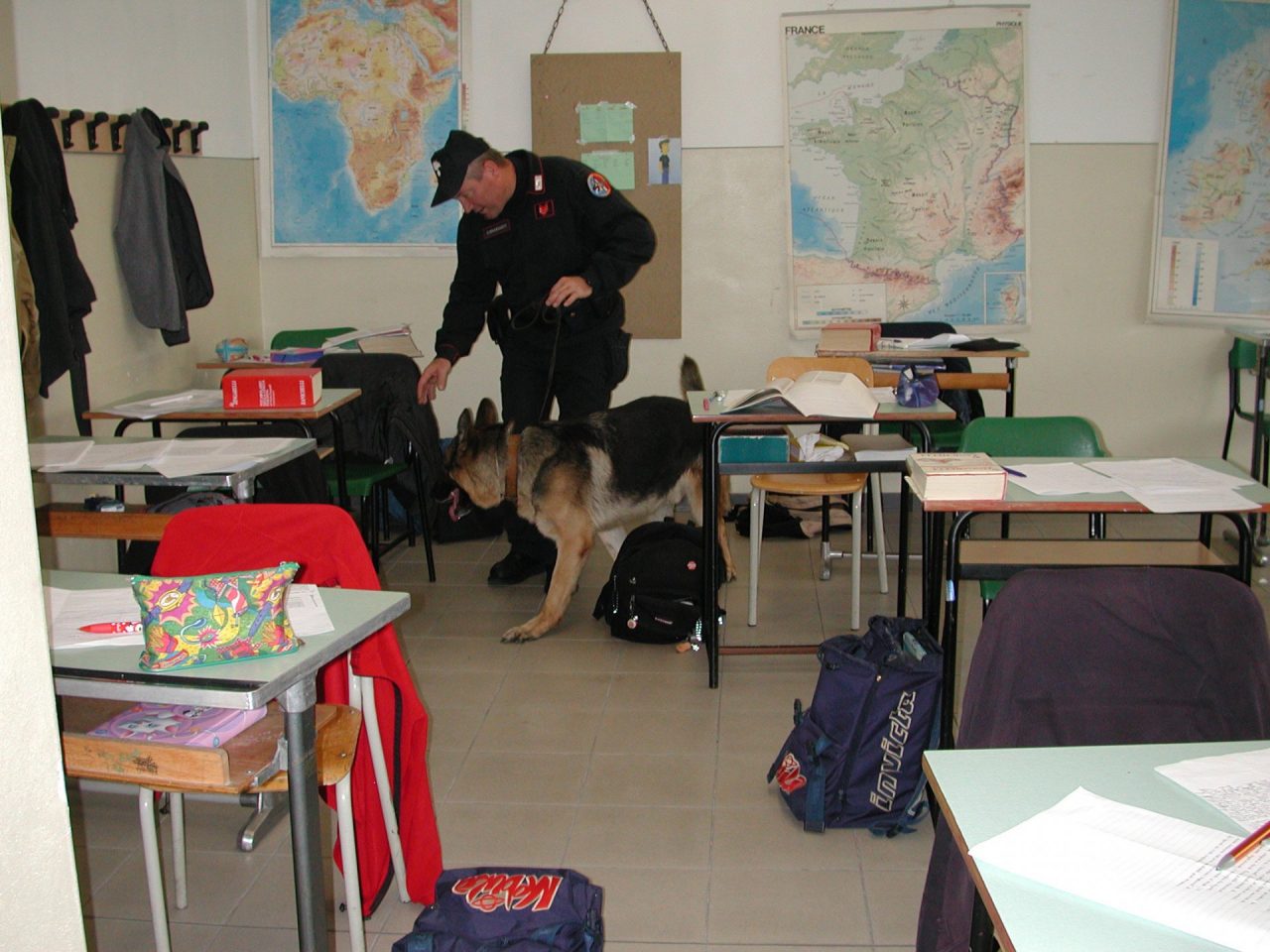 Blitz dei carabinieri all’Europa Unita, droga nei bagni