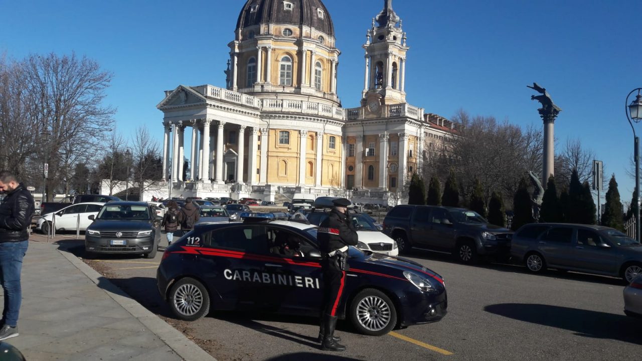 Cercano di investire un carabiniere dopo i furti a Superga LE FOTO