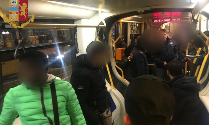 Controlli sui bus, scoperte 60 persone senza biglietto