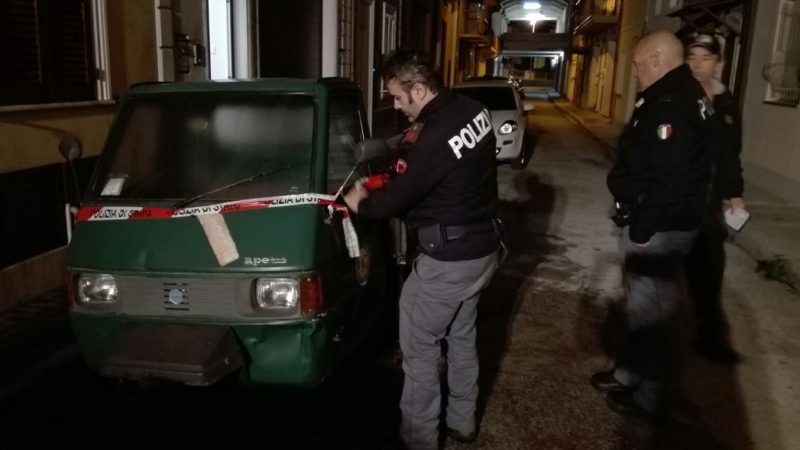 Guida l’apecar senza aver mai avuto la patente: 5mila euro di multa
