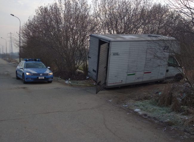 Camion carico di rame rubato viene recuperato dalla Polizia