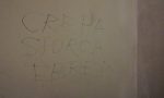 Scritta shock sul muro di casa: "Crepa sporca ebrea"