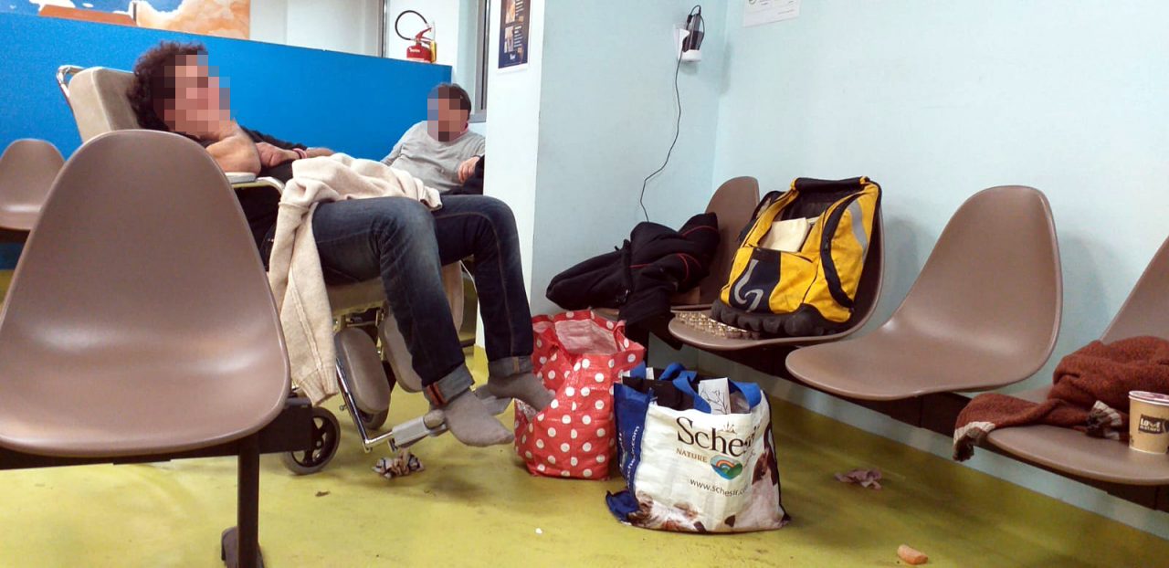 “Pronto soccorso di Chivasso la casa dei barboni”, la denuncia