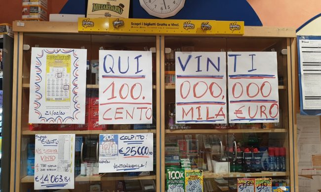 Gratta e Vinci, vinti 100 mila euro nella tabaccheria a Panorama