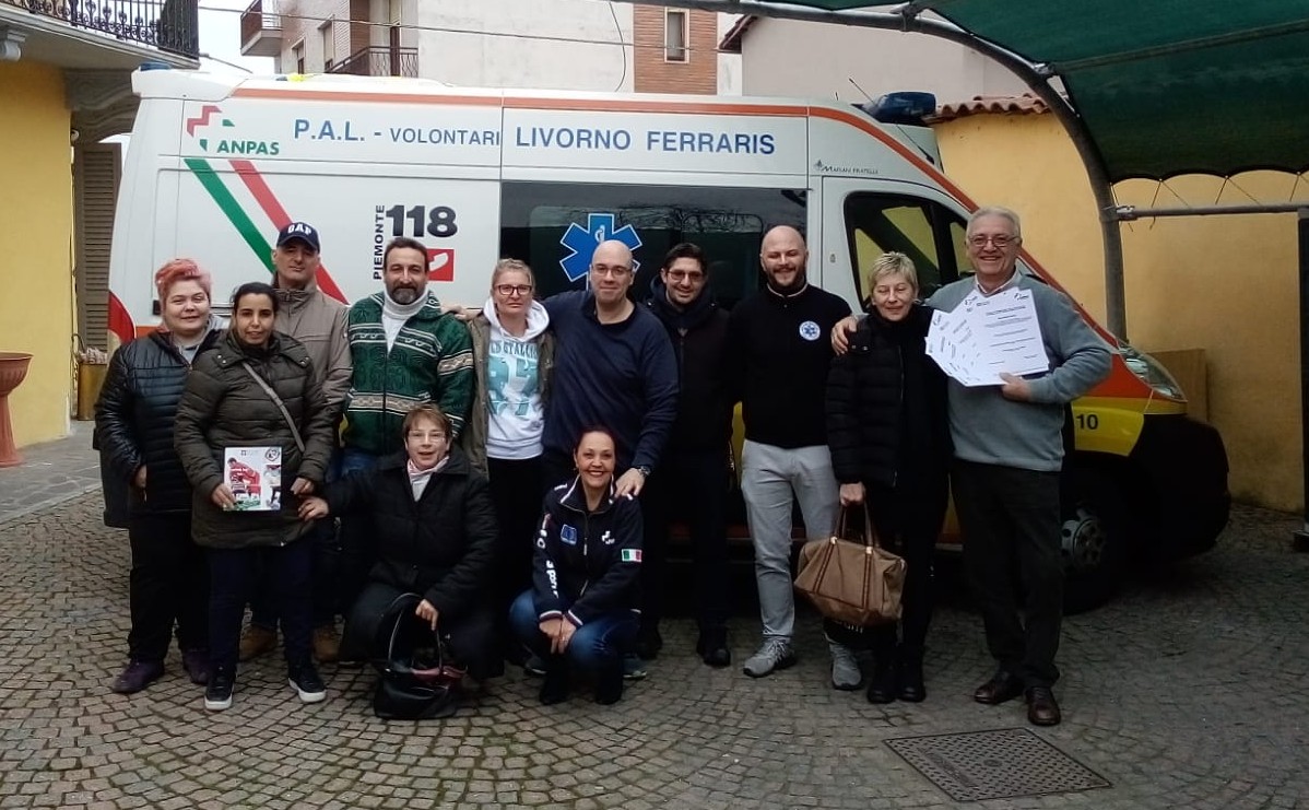 Defibrillatori, otto volontari superano l’esame
