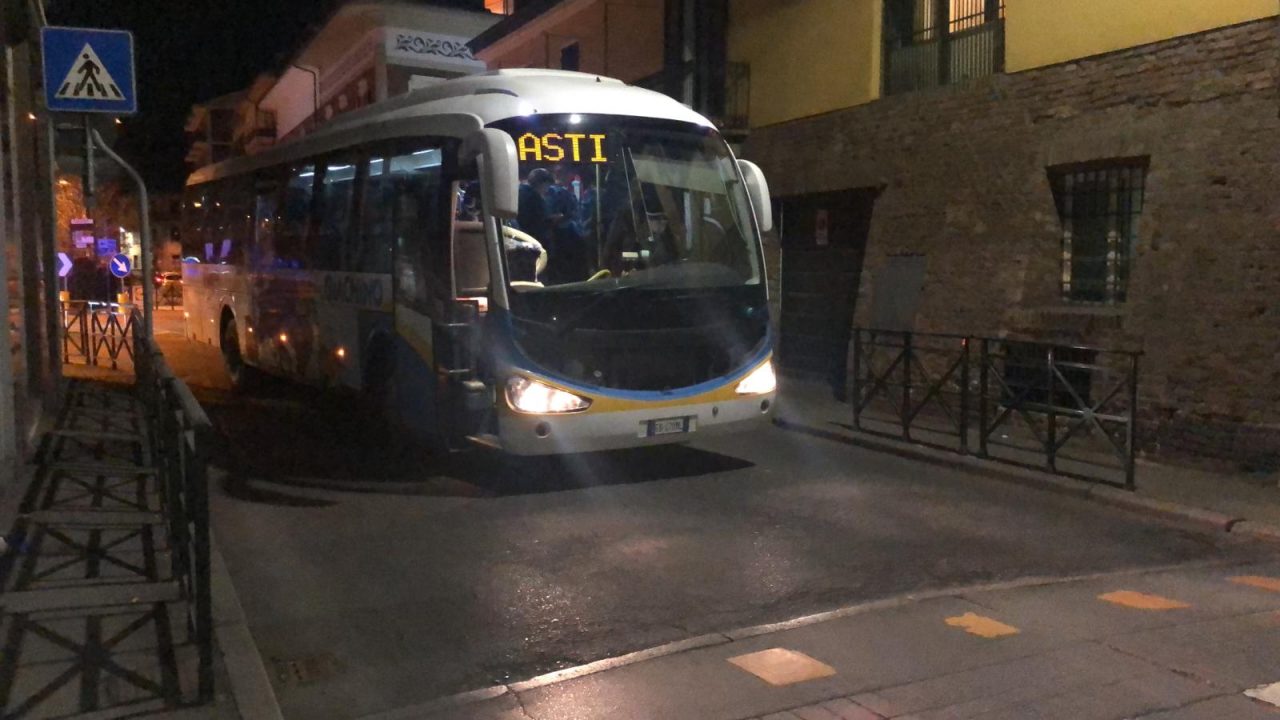 Autobus si ferma per un guasto a Chivasso, disagi al traffico
