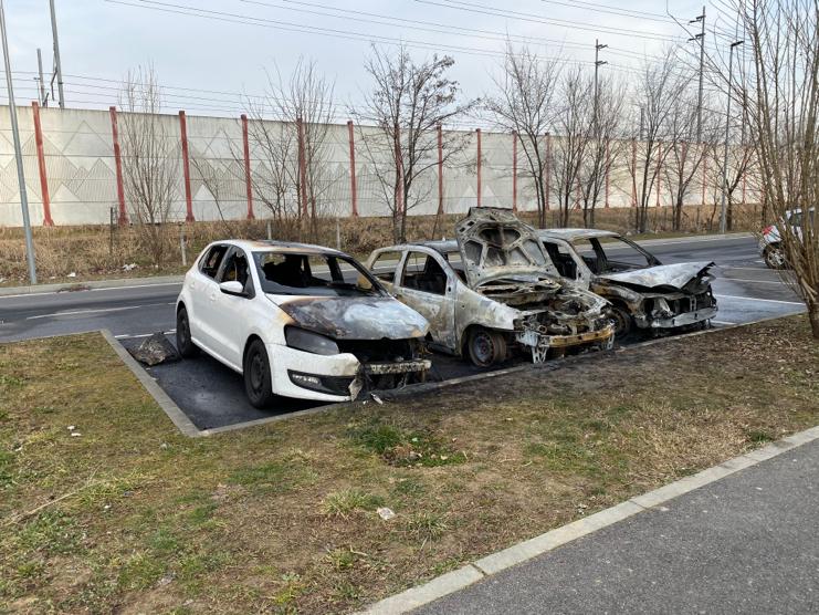 Tre auto incendiate a Settimo