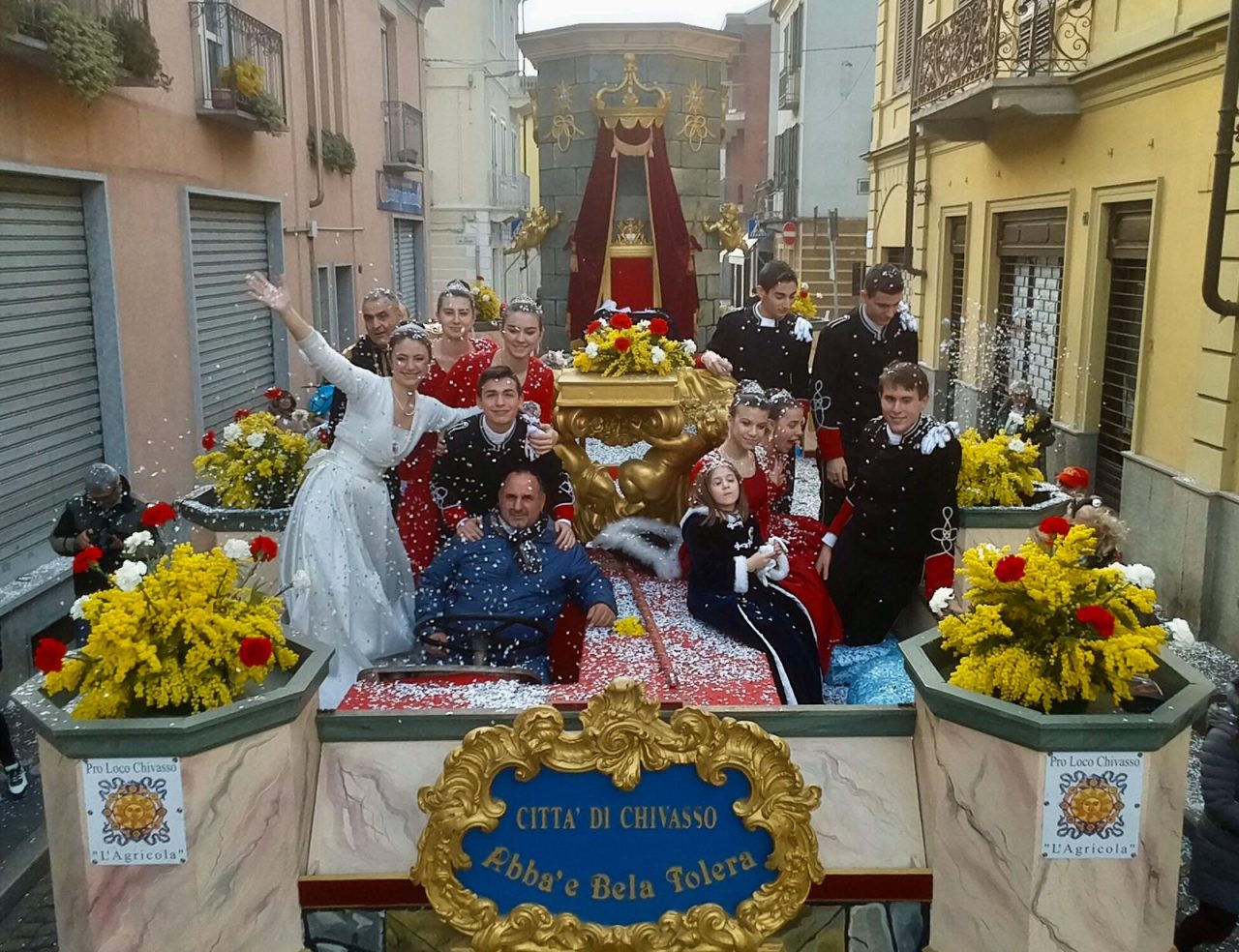 Carnevale di Chivasso, oggi la sfilata dei carri LE FOTO