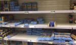 Scaffali svuotati al supermercato: il panico da Coronavirus si diffonde LE FOTO