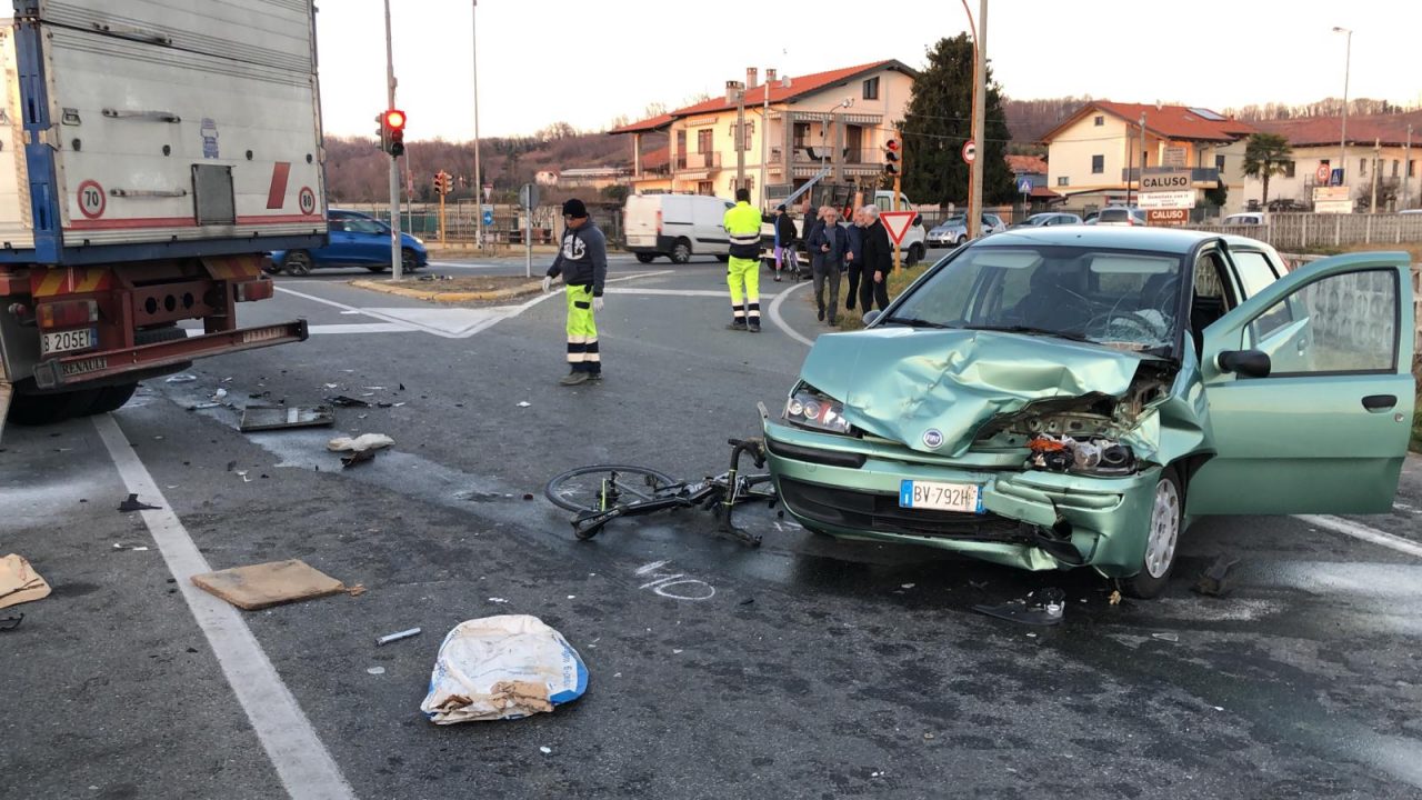 Ciclista travolto e ucciso da un camion a Caluso IL VIDEO