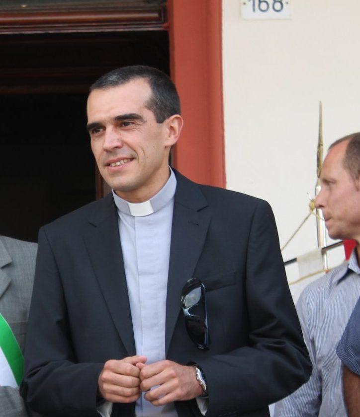 L’ex-parroco di Cavagnolo diventa esponente di Forza Nuova