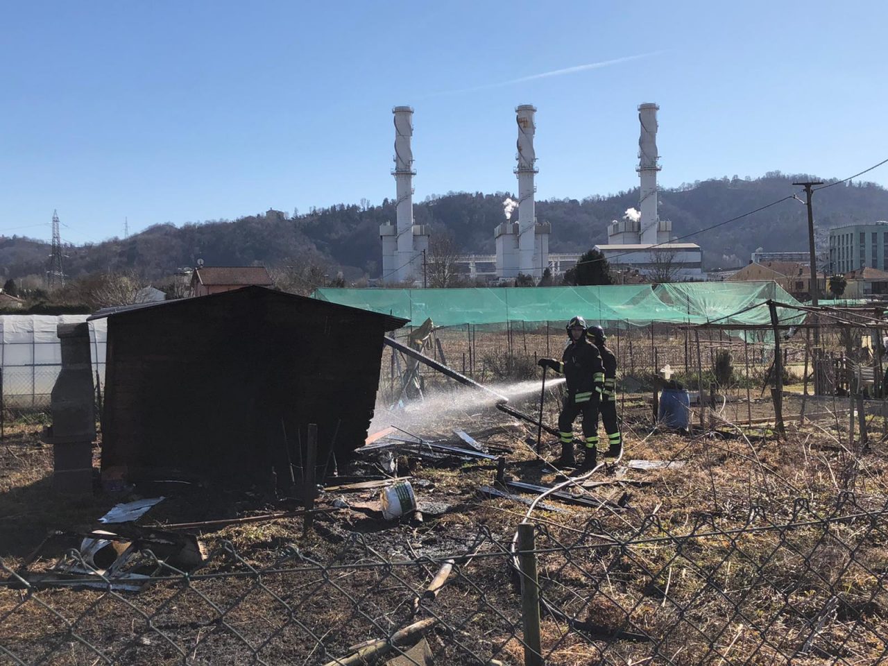 Incendio negli orti comunali di Chivasso