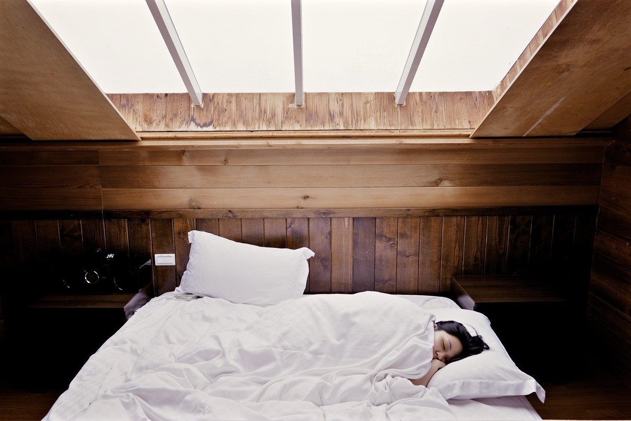 Riposati adeguatamente: attività rilassanti serali possono aiutarti a ritrovare la serenità per il sonno.