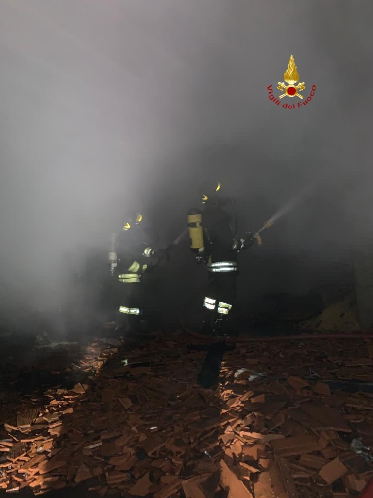 Incendio casa a Cigliano, i soccorsi
