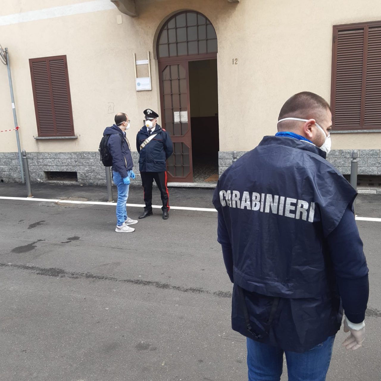 Strage in famiglia, uccide moglie figlio e si suicida