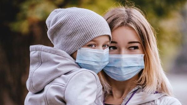 Coronavirus, mancano le mascherine ci pensano le sarte di Cavagnolo