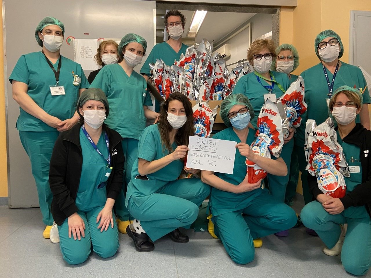 La Ferrero dona 2060 uova di cioccolato all’ospedale LE FOTO