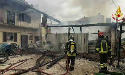 Incendio in un garage, danneggiata anche un'abitazione