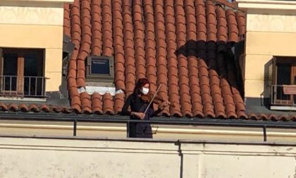 Musica dalla balconata, concerto della violinista