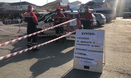 Mercato di Chivasso, centinaia in coda da un'ora IL VIDEO