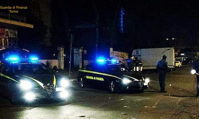 Nascondevano droga tra i sedili dell’auto: due chivassesi arrestati
