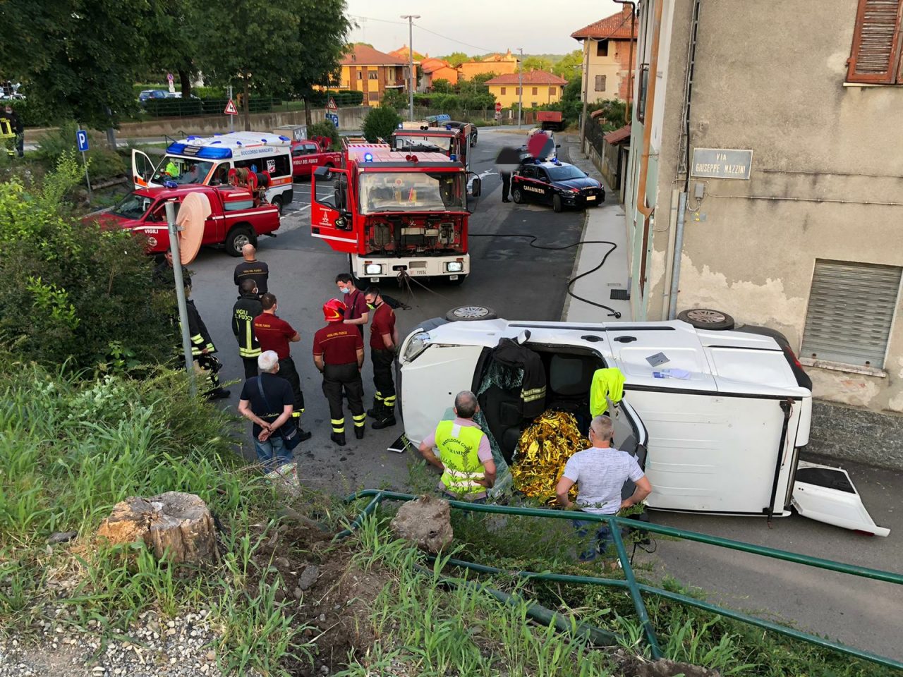 Candia, Doblò precipita in via Mazzini: muore un uomo I VIDEO