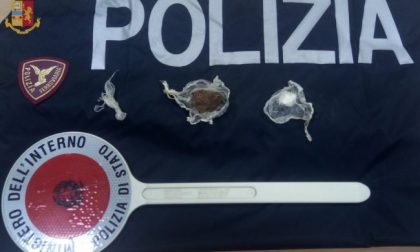 Viaggia in treno con eroina e cocaina in tasca: 49enne arrestato