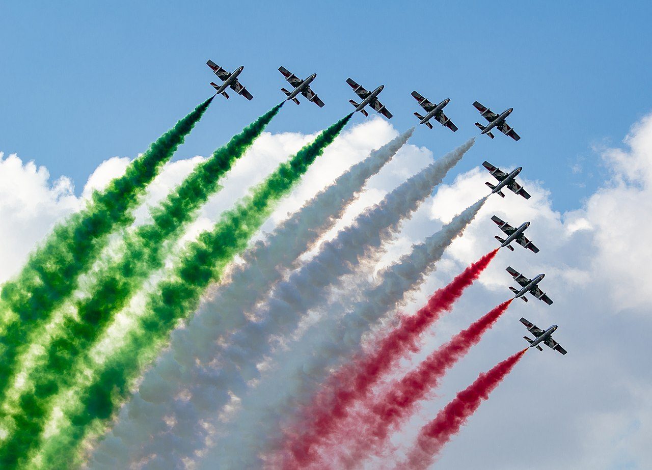 Le Frecce Tricolori sui cieli di Torino IL VIDEO